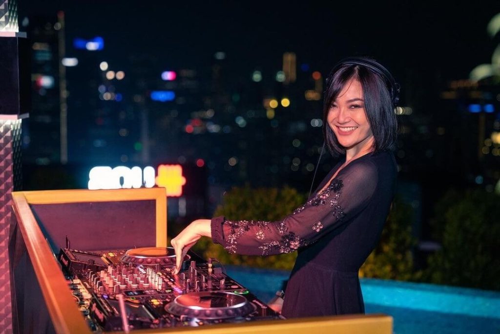 dj on SKYE Bar Restaurant Jakarta