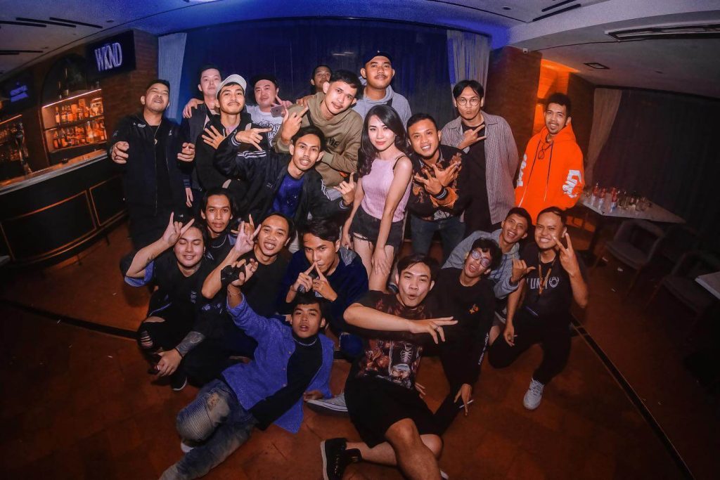 review club SOIREE BAR LOUNGE