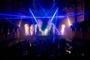 MiMi LiveHouse PIK crowd