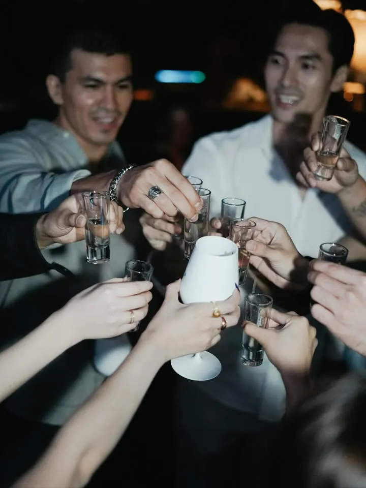 Izzy Social Club Bar Gunawarman Jakarta