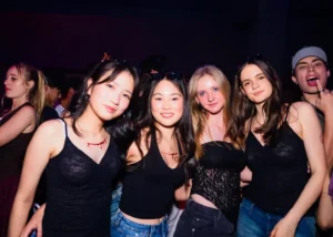 fyne jakarta crowd